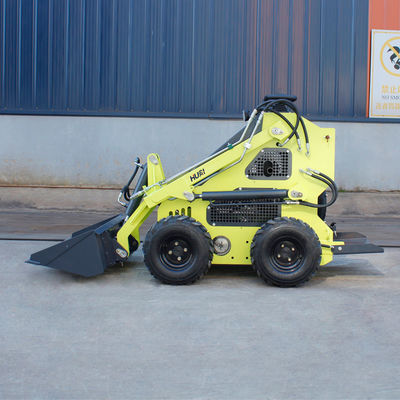 Peso de funcionamiento de 375 kg Mini cargadores de dirección de patinaje con accesorios Motor diesel EPA