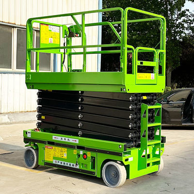 Plataforma de trabajo aéreo a batería con motor de accionamiento y capacidad de carga nominal de 320 kg