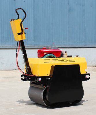 Compactor de rodillos de doble tambor de 0,5 toneladas con bomba hidráulica Kawasaki