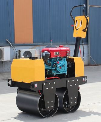 Diámetro del tambor de 425 mm Pequeño tambor doble de 0,5 toneladas rodante diesel compactador de asfalto
