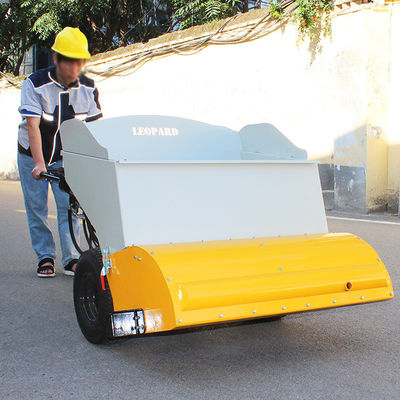 Pavimentador de asfalto pequeño con accionamiento hidrostático para reparación y mantenimiento de patios