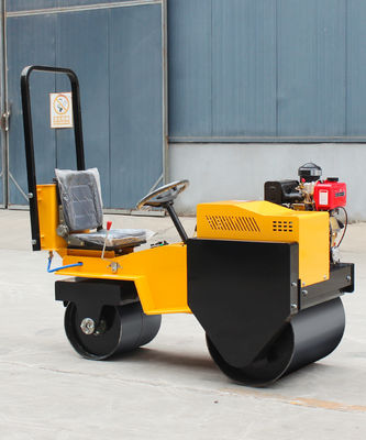 Compactor de rodillos con doble tambor para el compactaje de asfalto en suelo
