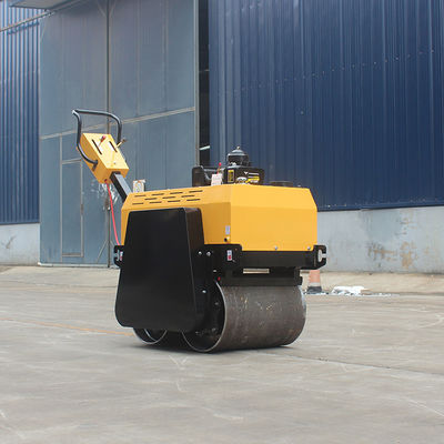 Máquina compactadora de suelo portátil de 600 mm de ancho de compresión con capacidad de tanque de combustible de 2,5 litros