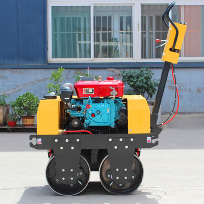 Máquina compactadora de suelo portátil de 600 mm de ancho de compresión con capacidad de tanque de combustible de 2,5 litros