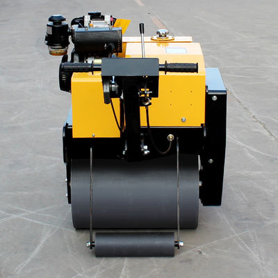 Caminar detrás del rodillo de tambor único HQ-YL600C Rodillo vibratorio de carretera de 0,3 toneladas con 5,5 kW de potencia