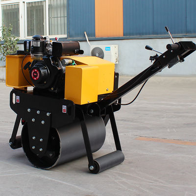 Caminar detrás del rodillo de tambor único HQ-YL600C Rodillo vibratorio de carretera de 0,3 toneladas con 5,5 kW de potencia