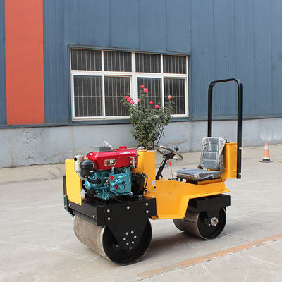 Roller vibratorio de 0,6 toneladas Mini Roller de doble tambor para viajar por carretera con motor CF178/R180